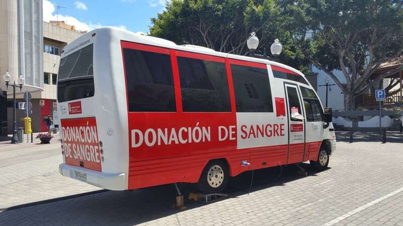 Unidad móvil del ICHH en Los Llanos de Telde (Foto TA)